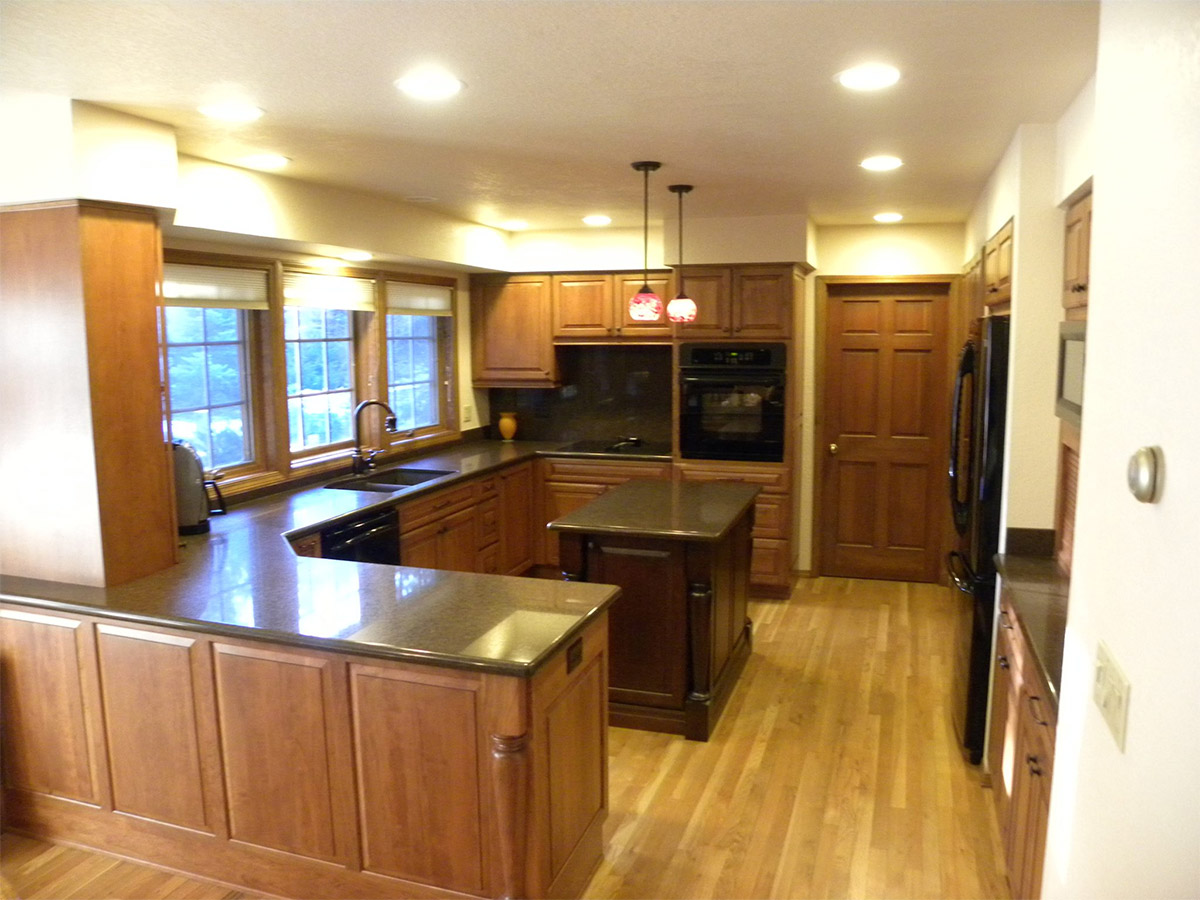 Flagstaff Kitchen Remodel with Black Countertops & Wooden Floors